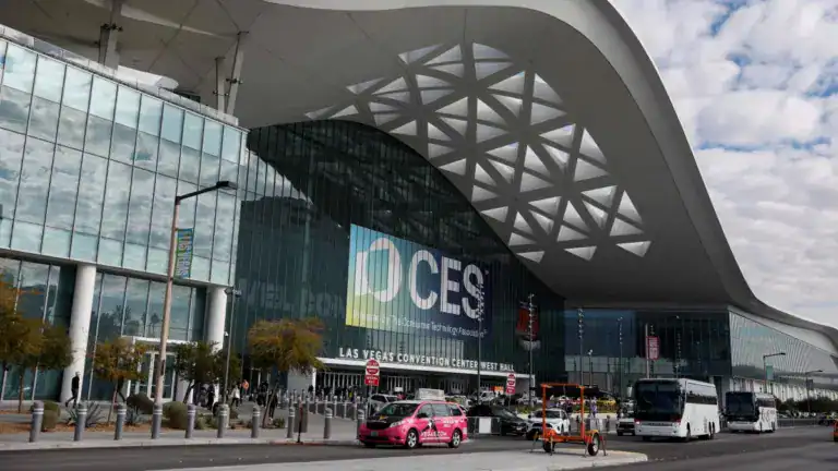 CES 2026 拉斯維加斯展場全景，生成式 AI 商業應用進入代理人執行新階段