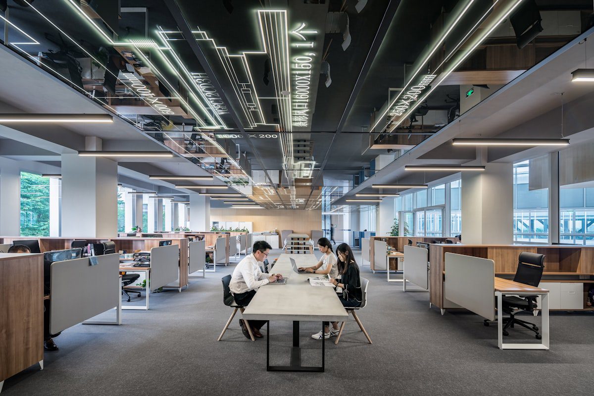 AI 聊天機器人介面:Klarna AI 客服從成功到崩潰再到重新招人