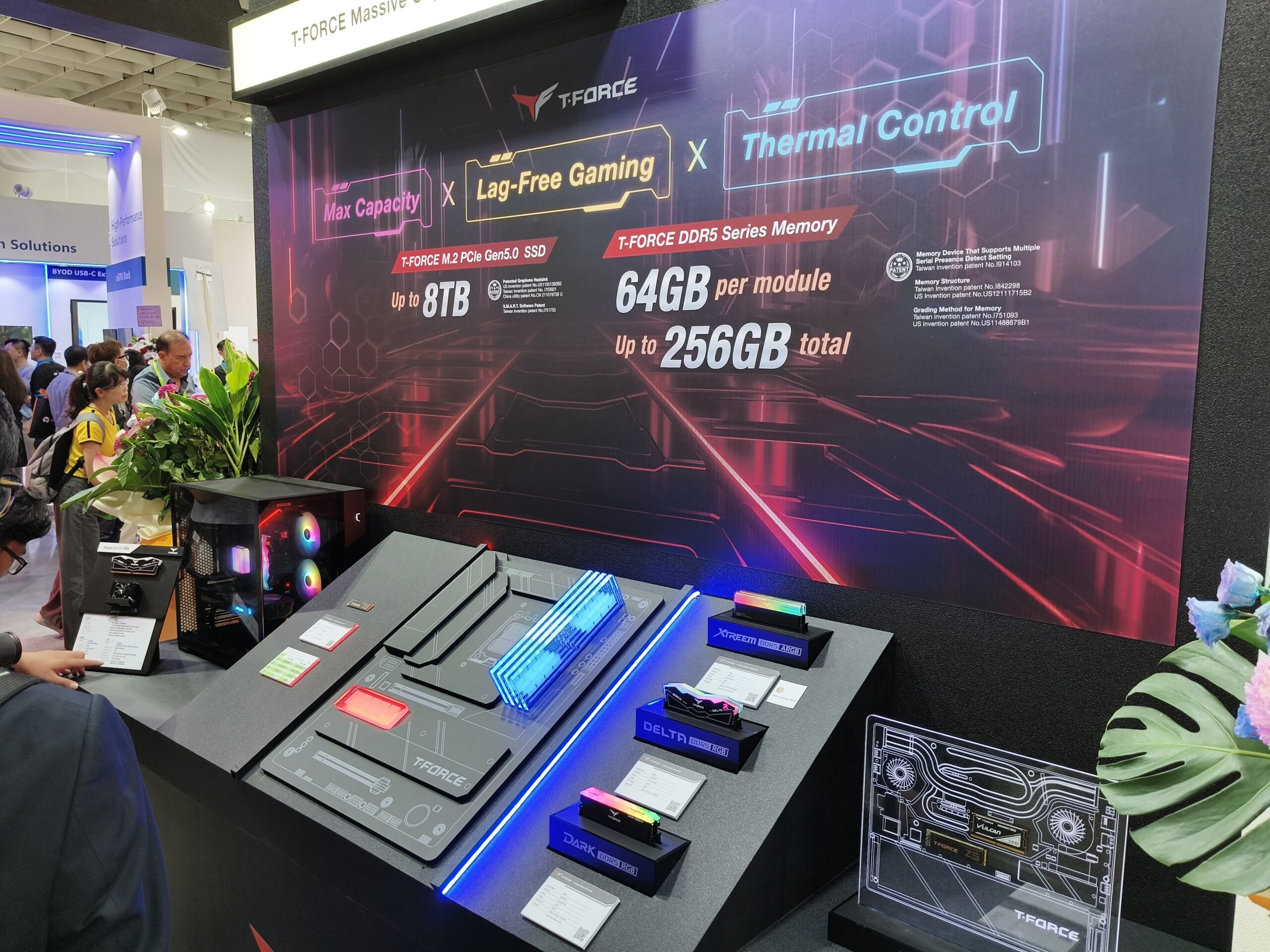 COMPUTEX 2026 十銓 T-FORCE 展位設計，南港展覽館一館一樓現場 3
