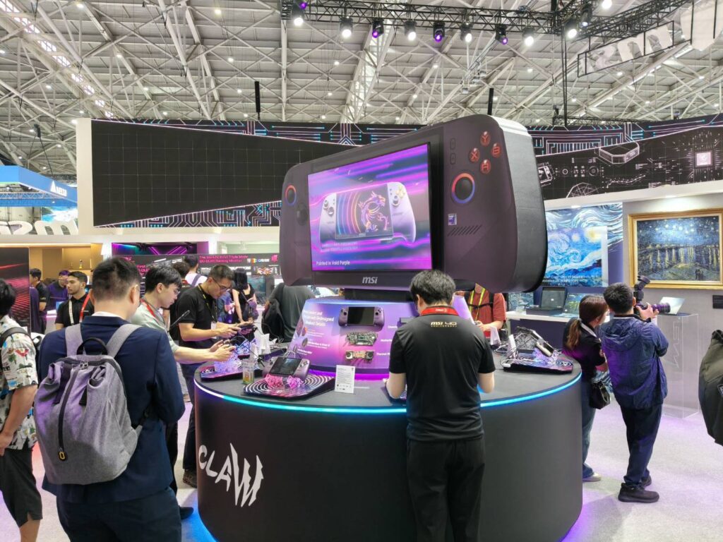 COMPUTEX 2026 展位設計，MSI 微星攤位減法精品路線與壁龕打燈顯卡陳列