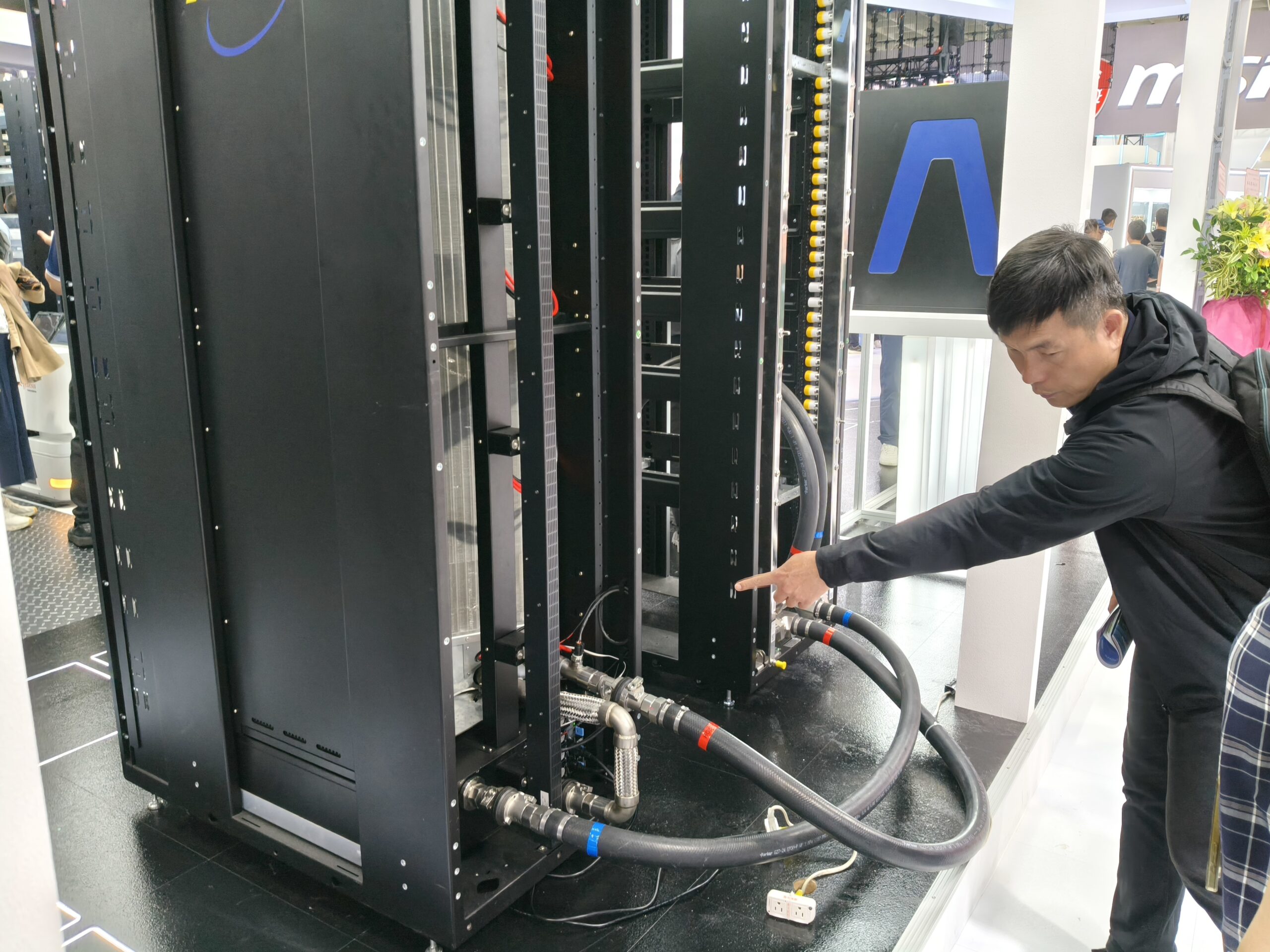 COMPUTEX 2026 雙鴻 Auras 展位設計，南港展覽館一館一樓現場 4