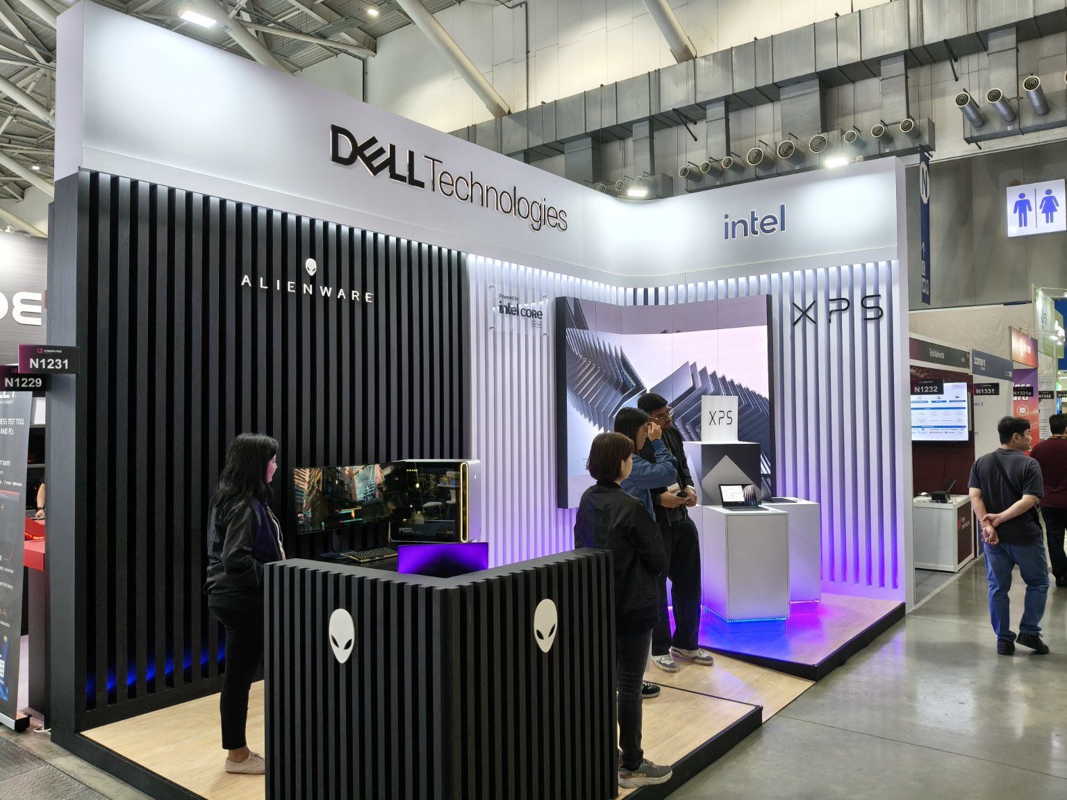 COMPUTEX 2026 展位設計：Dell 黑白格柵與 Alienware、XPS 分區