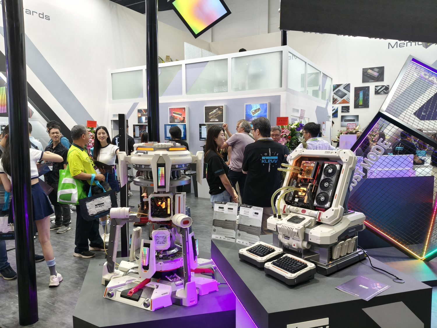 COMPUTEX 2026 ESSENCORE KLEVV 展位設計，南港展覽館一館四樓現場 3