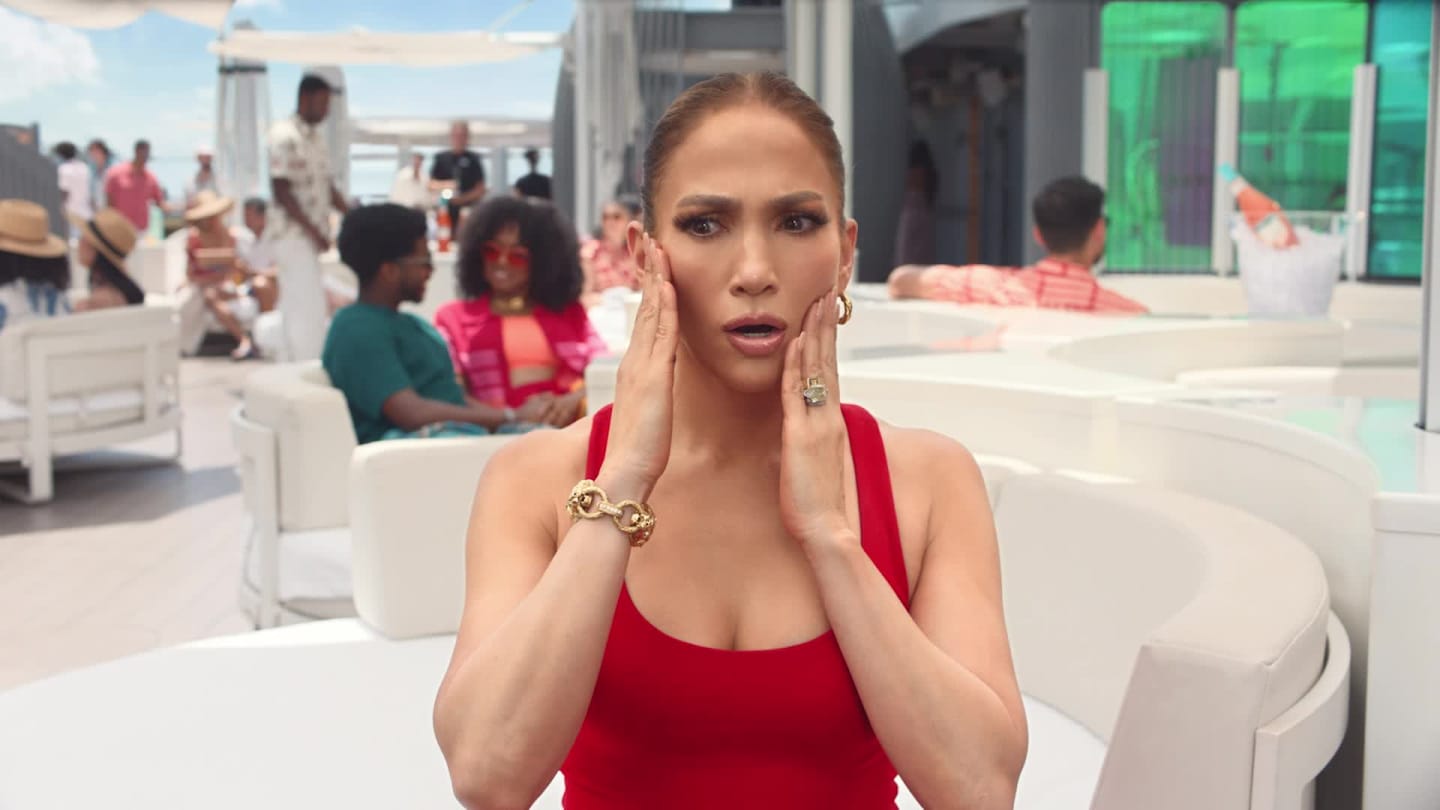 Virgin Voyages Jen AI 與 Jennifer Lopez 在郵輪上的官方活動畫面